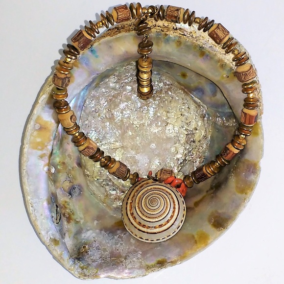 Miriam Haskell Jewelry - Miriam Haskell seashell necklace vintage